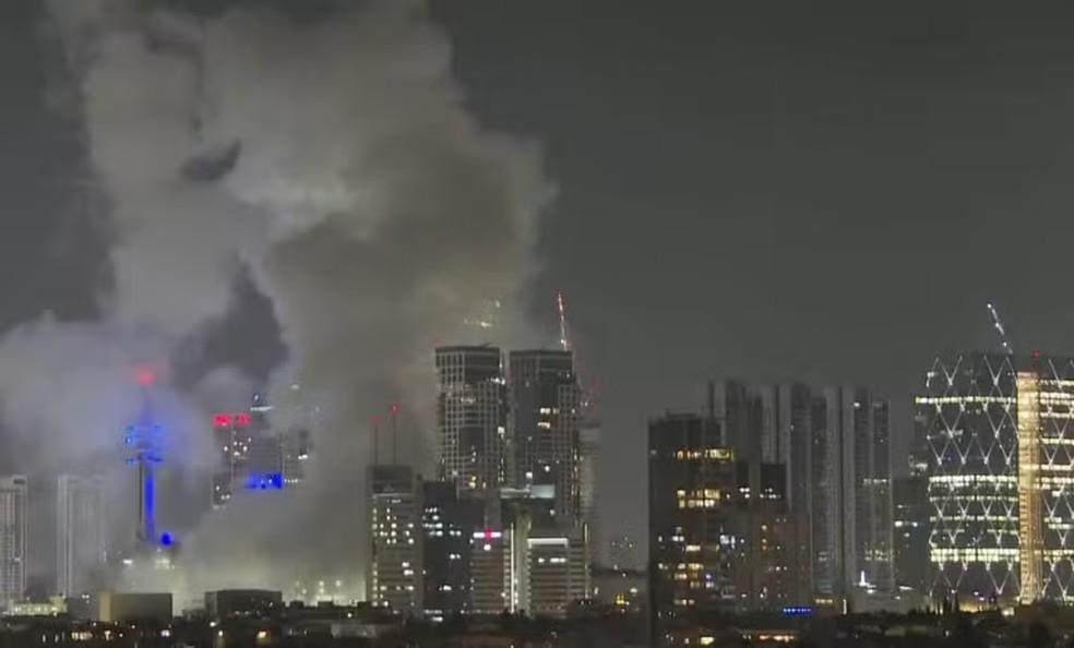 Imagens da retaliação iraniana contra o território israelense, em Tel Aviv