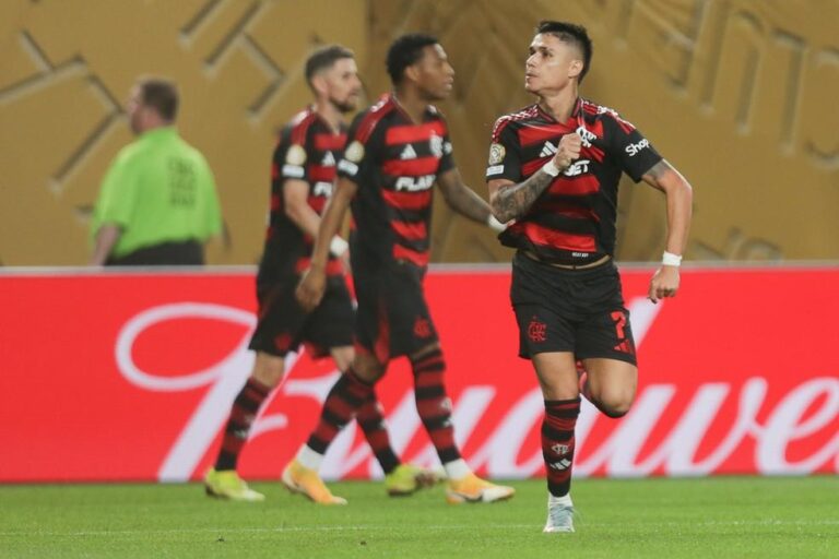 Flamengo supera Espérance e se prepara para confronto com Chelsea na Copa do Mundo de Clubes