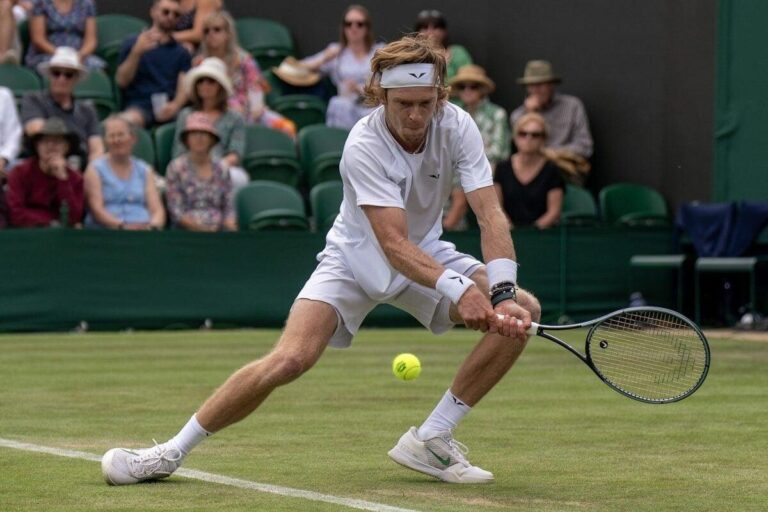 ATP Halle: Principais Apostas e Expectativas para o Confronto Rublev vs Etcheverry