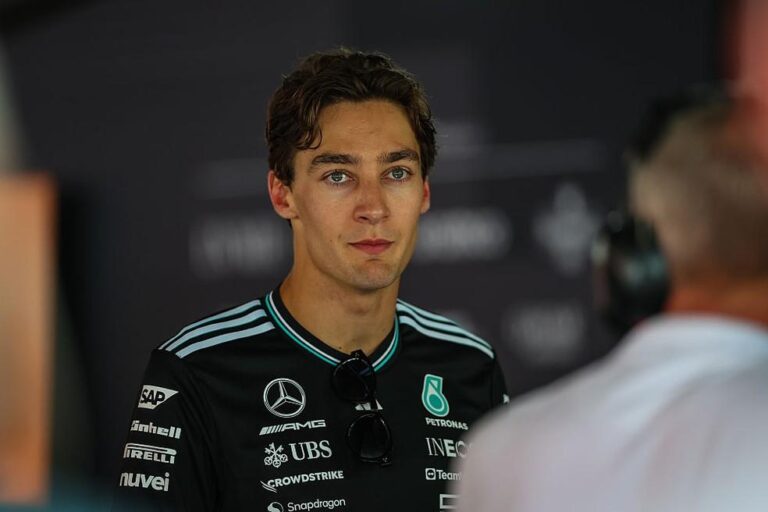 Colisão entre George Russell e Max Verstappen gera polêmica no GP da Espanha de Fórmula 1