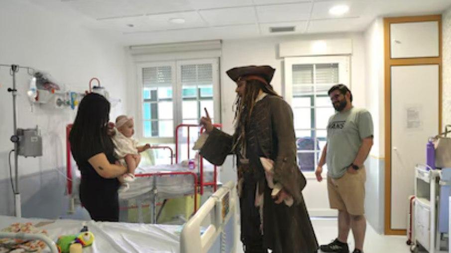 Crianças com câncer encontram Johnny Depp