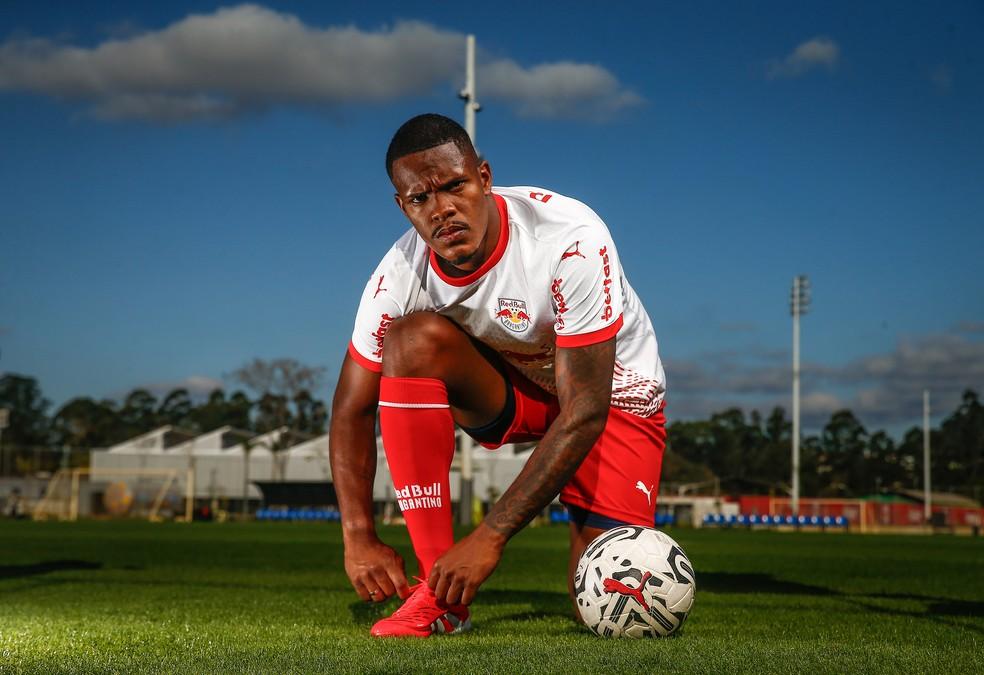 Gustavo Marques, zagueiro do Bragantino.