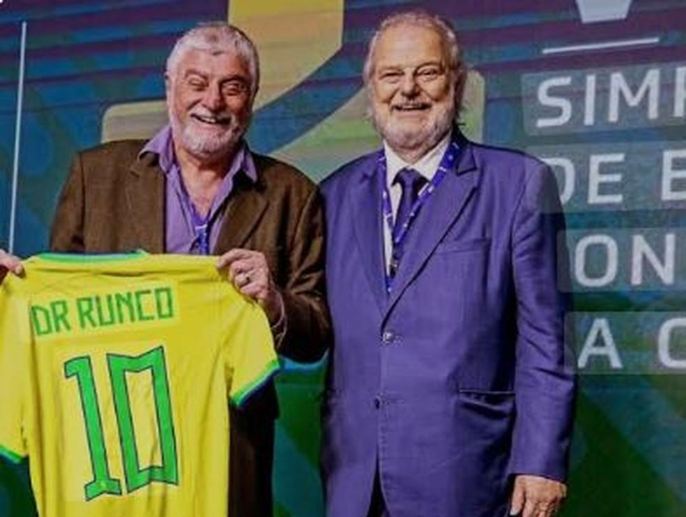 Runco (à esquerda) assumiu o departamento médico do Flamengo em dezembro de 2024 — Foto: CBF