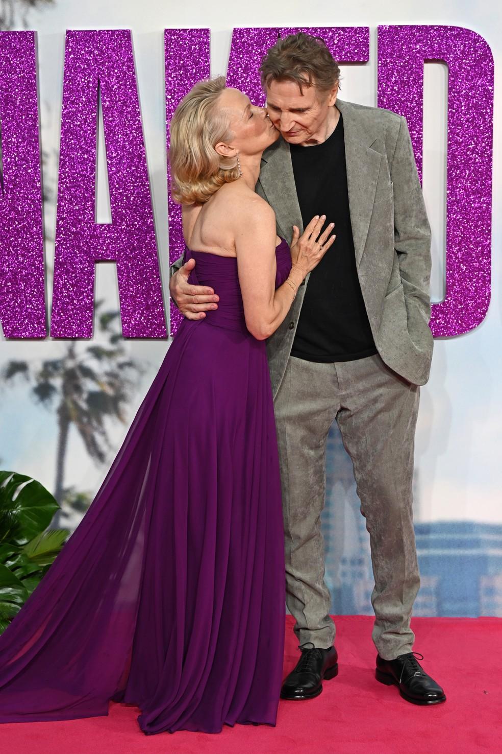 Pamela Anderson e Liam Neeson