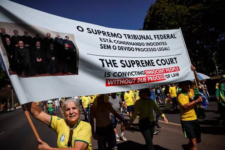 Bolsonaristas realizam ato em Brasília em apoio a Donald Trump e protesto contra Lula e Moraes