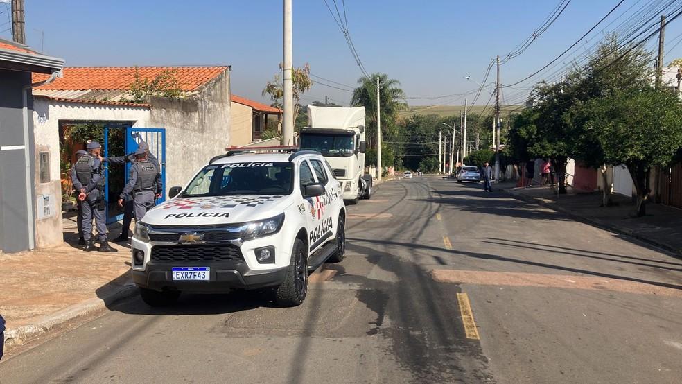 Criança de 2 anos fica em estado grave ao ser atacada por cachorro da família no interior de SP