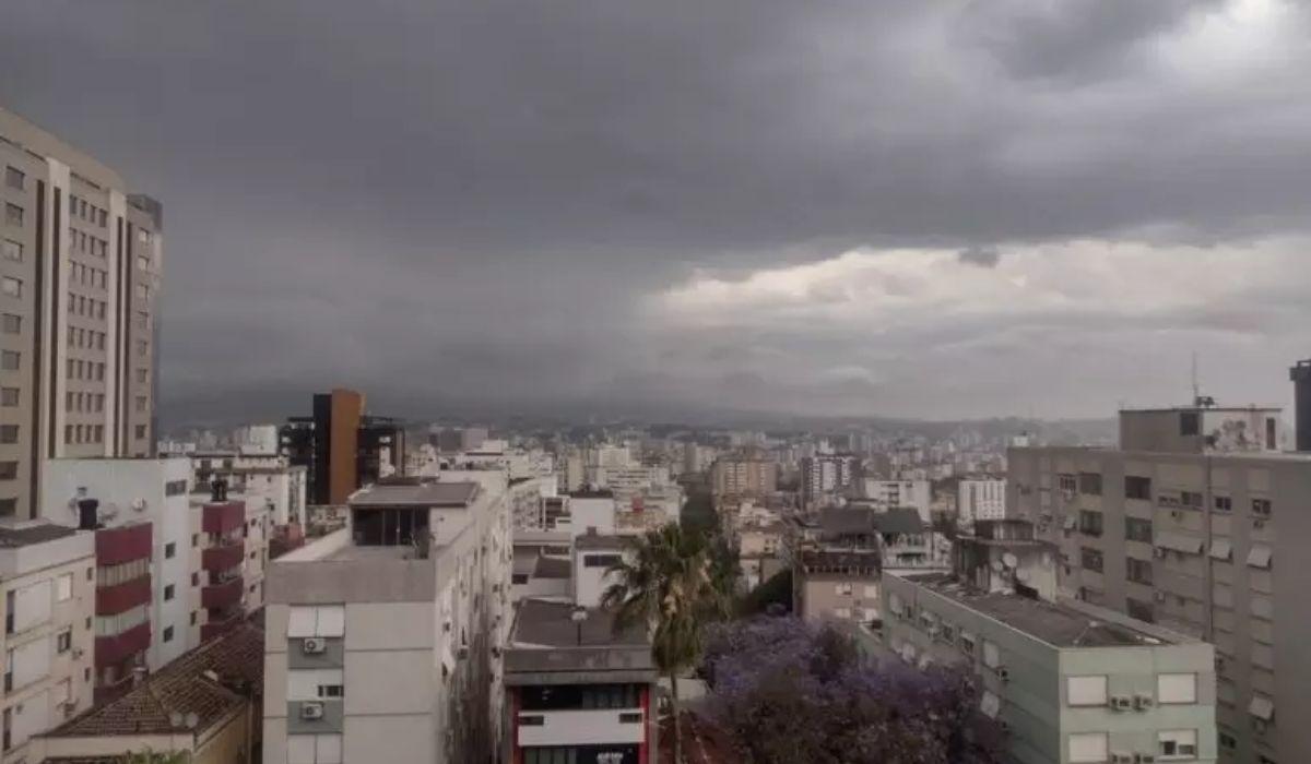 Ciclone traz fortes ventos para o Rio Grande do Sul.