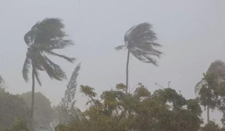 Frente fria e ciclone provocam chuvas e ventos fortes no Sul do Brasil
