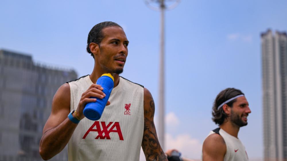 Virgil van Dijk com o Liverpool na pré-temporada para 2025/2026