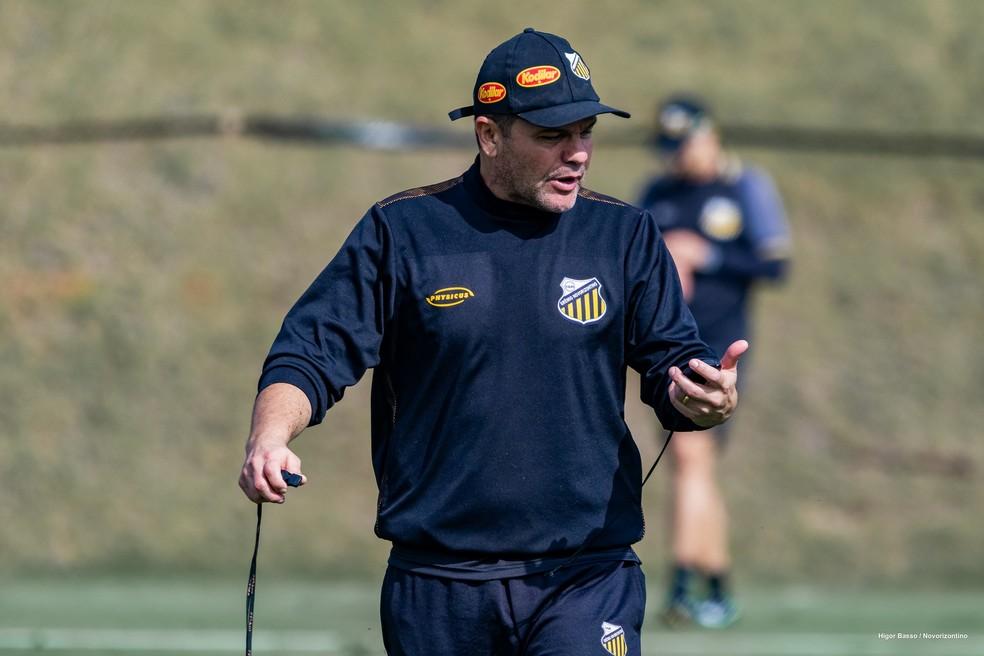 Umberto Louzer tem treino pelo Novorizontino