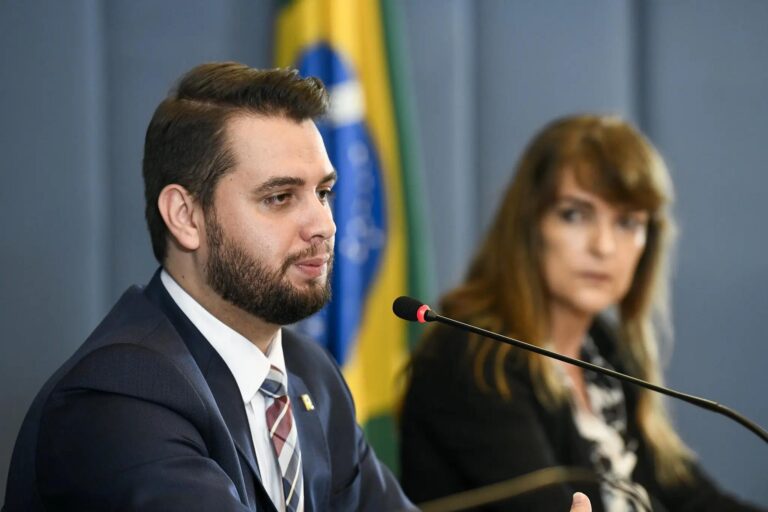 Desdobramentos do Caso Filipe Martins e Acusações de Fraude