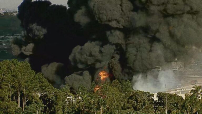 Incêndios em Indústria e Aeronave Marcam as Últimas Notícias em São Paulo