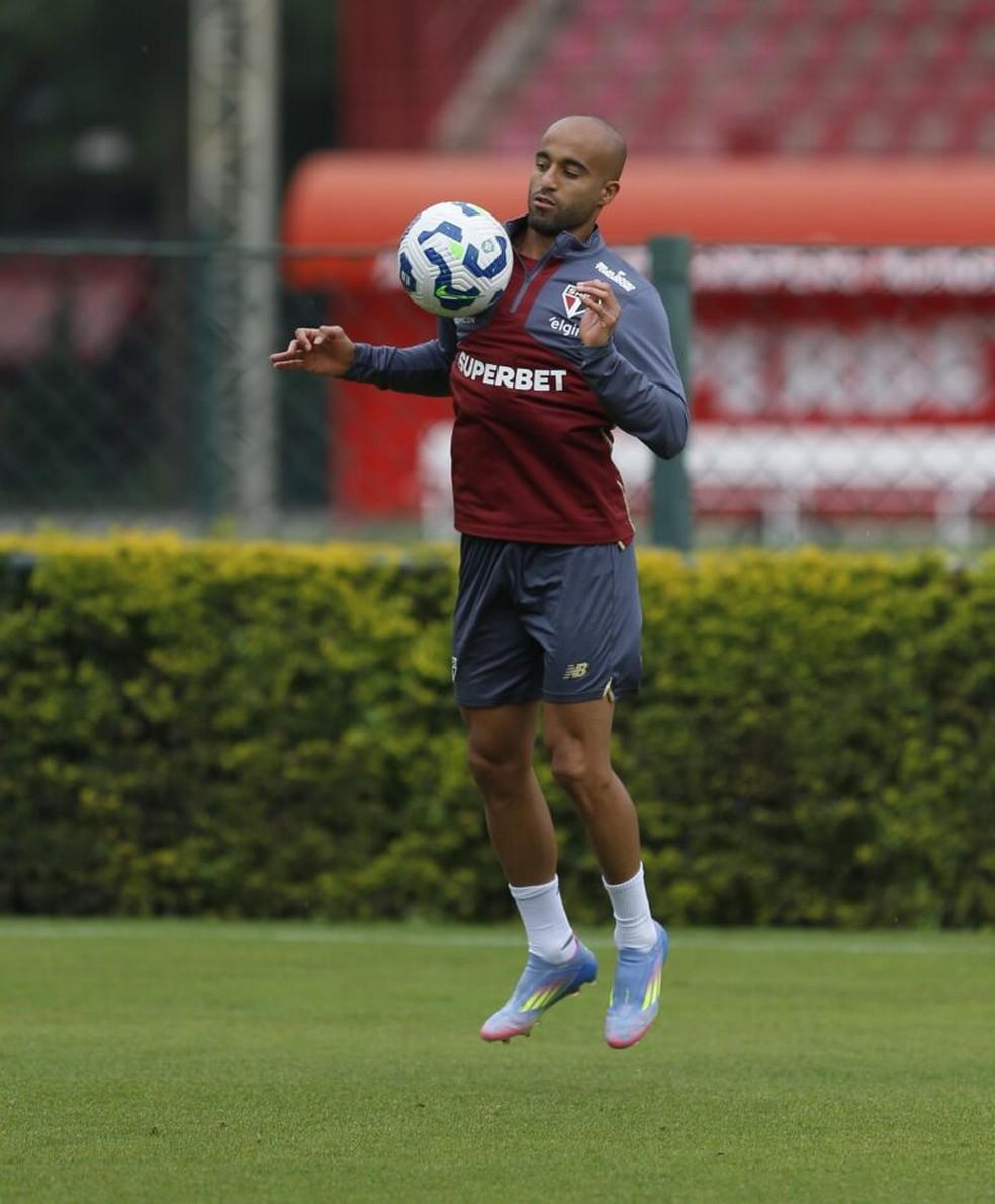 Lucas Moura em treino do São Paulo