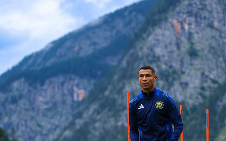 Cristiano Ronaldo em treino do Al-Nassr na Áustria