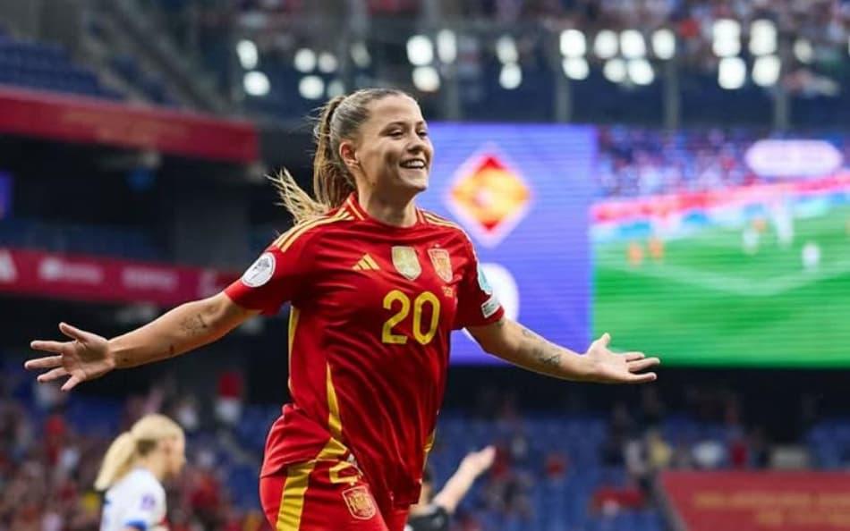 Espanha venceu Inglaterra por 2 a 1 nesta terça-feira (3), pela Nations feminina.