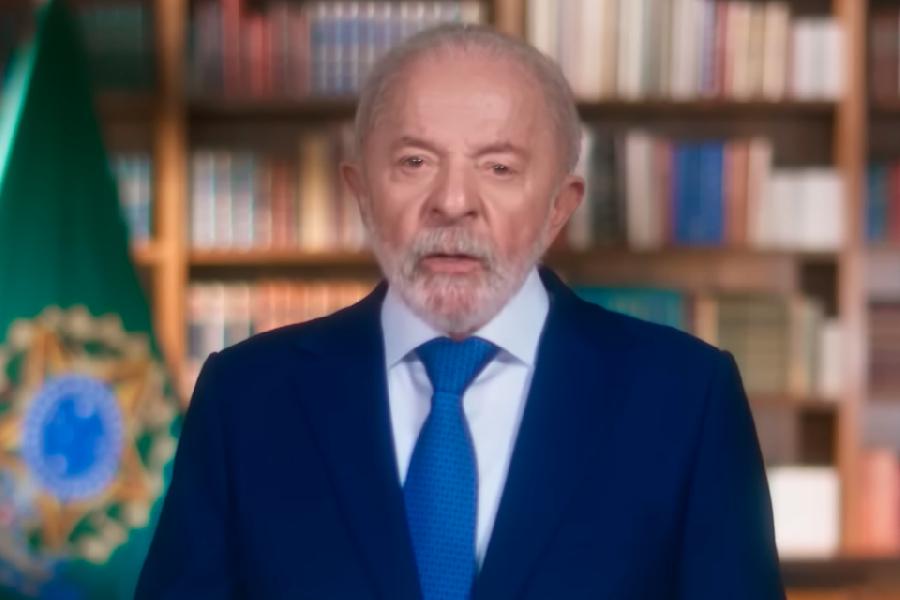 Lula faz pronunciamento sobre tarifa anunciada por Donald Trump.