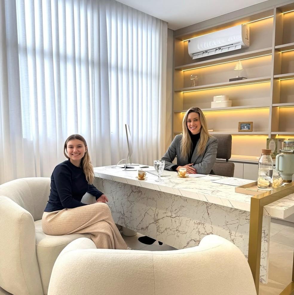 Isabel Veloso vai a consulta com a nutricionista Alessandra Andrade