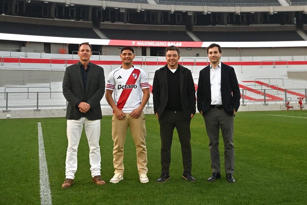 Presidente do River, Jorge Brito, Maxi Salas, o técnico Marcelo Gallardo, e o secretário geral Stefano Di Carlo