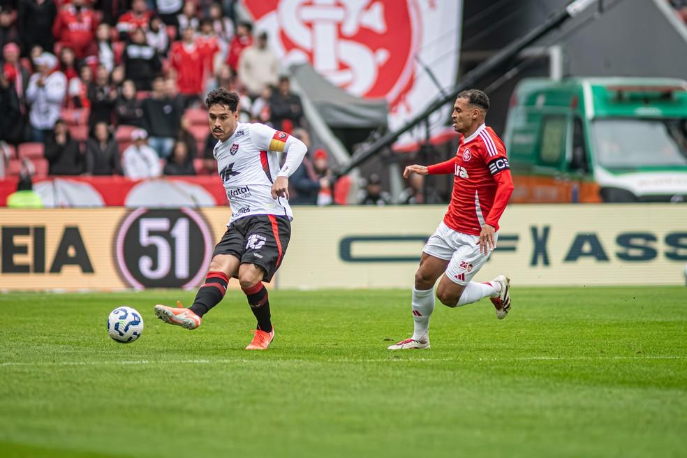 Lucas Halter em Vitória x Internacional no Beira-Rio