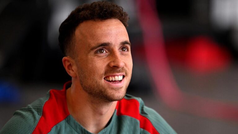 Arne Slot fala sobre a perda de Diogo Jota e a importância da memória