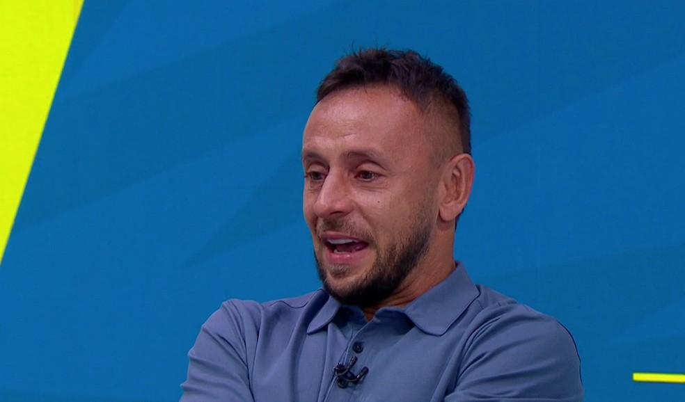 Rafinha se emociona ao anunciar aposentadoria do futebol no Seleção sportv