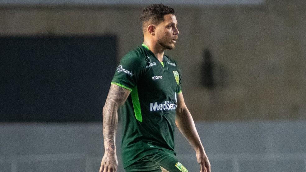 Erick Salles, atacante do Porto Vitória