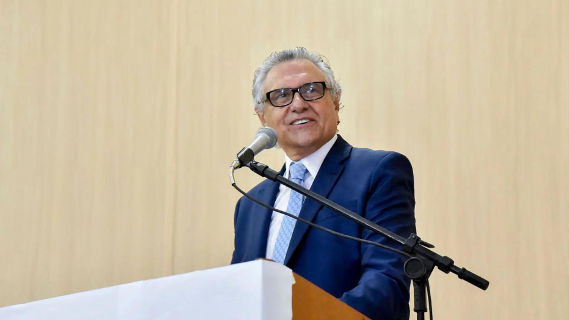 Com nova linha, Caiado quer proteger empregos em um ato de firmeza.