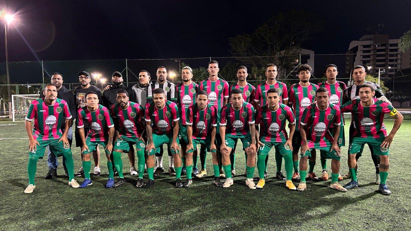 Momento de ação do jogo Jabour x Cruz Azul