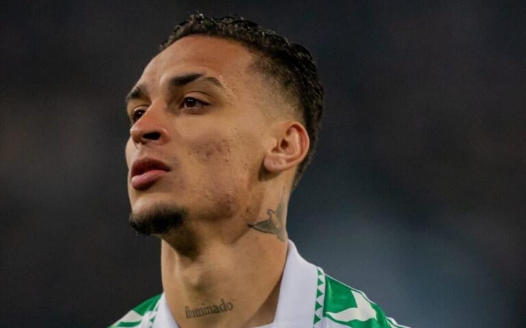 Antony em Foco: Possível Transferência para Clubes da Arábia Saudita