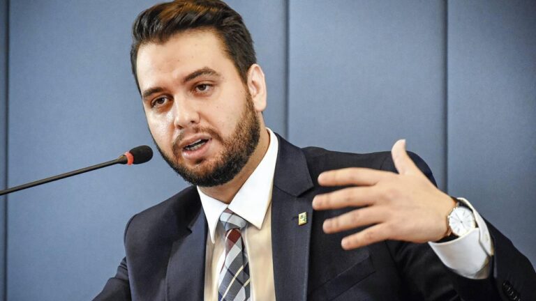 Interrogatório de Filipe Martins gera tensão no STF: “O interrogado não sou eu”