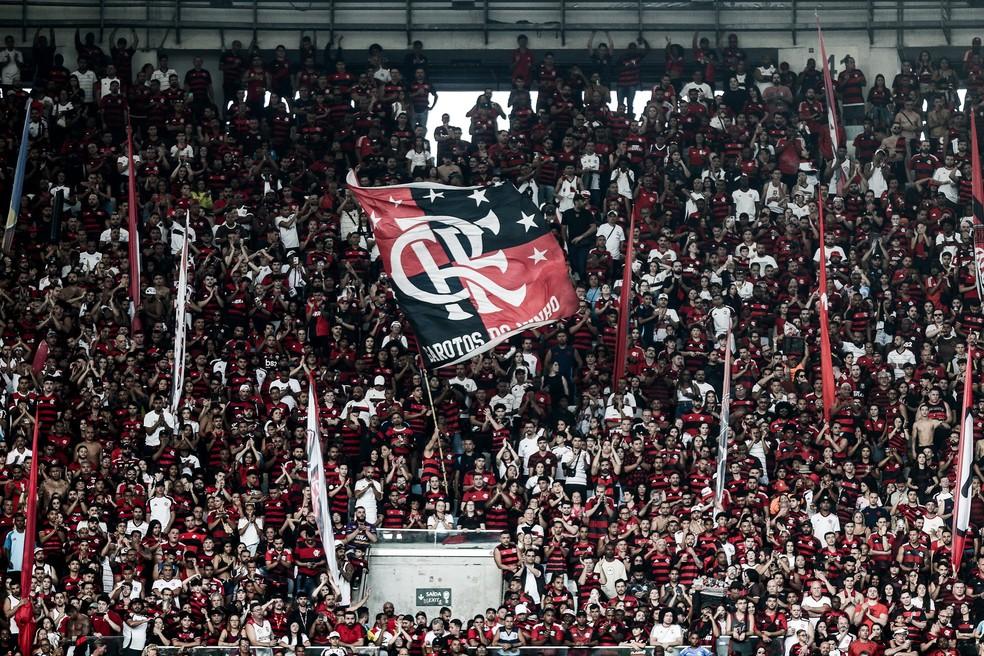 Torcida do Flamengo lota o Maracanã contra o São Paulo