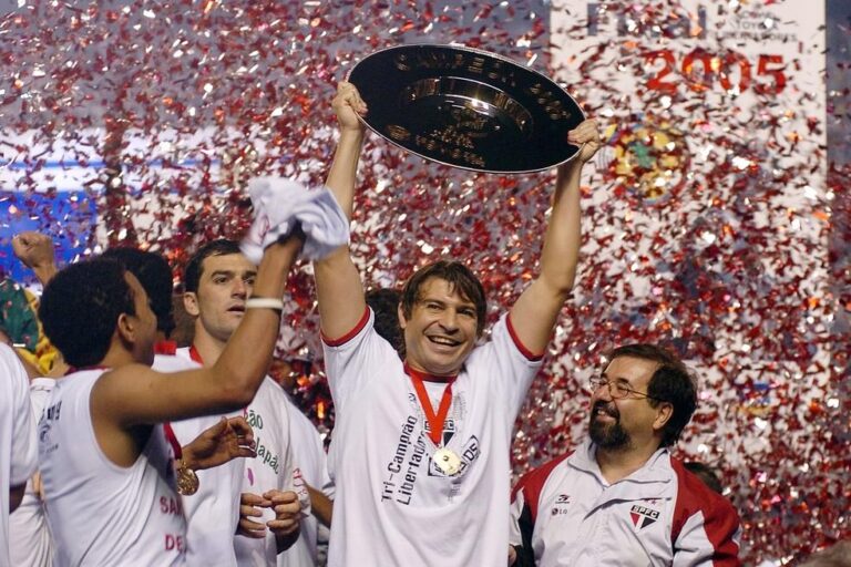 Os Bastidores do Tri Campeonato da Libertadores do São Paulo: Uma Reunião Inusitada
