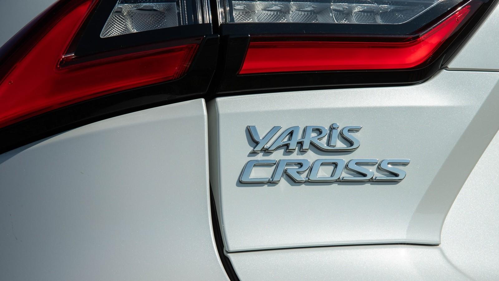 Yaris Cross será comercializado em versões híbrida plena e apenas a combustão