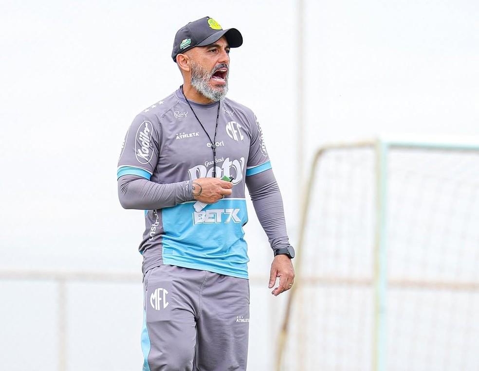 Rafael Guanaes em treino pelo Mirassol