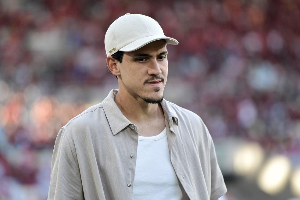 Pedro no gramado do Maracanã antes de Flamengo x São Paulo