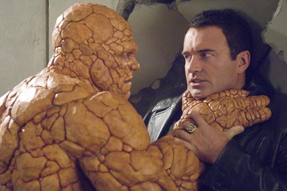 Michael Chiklis e Julian McMahon em Quarteto Fantástico e o Surfista Prateado (2007)