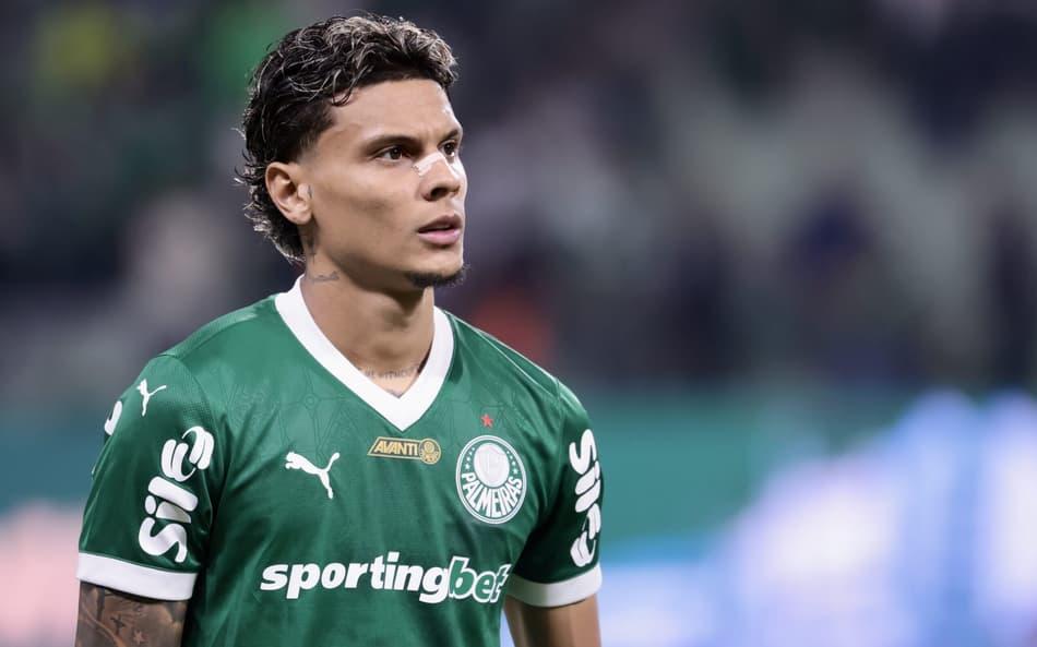 Richard Ríos, volante do Palmeiras, no jogo contra o Mirassol.