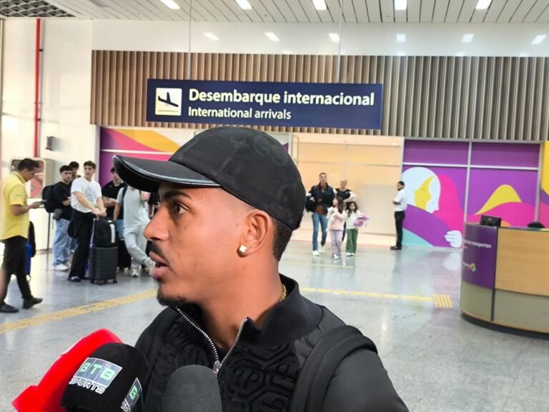 John Kennedy retorna ao Fluminense e promete gols e títulos