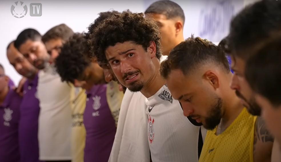 André Ramalho, do Corinthians, discursa no vestiário após vitória sobre o Ceará, pela 14ª rodada do Campeonato Brasileiro