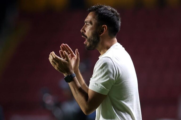 Com gol no fim, Botafogo vence o Sport e sobe na tabela do Brasileirão