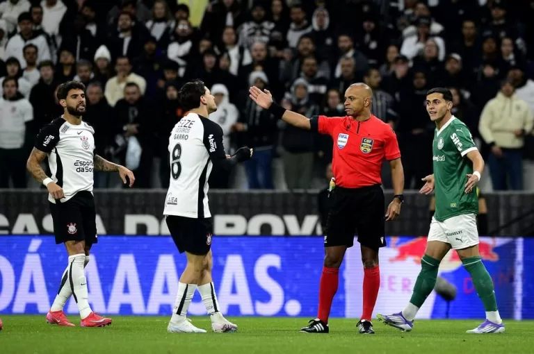 Controvérsias Marcam Clássico entre Corinthians e Palmeiras na Copa do Brasil