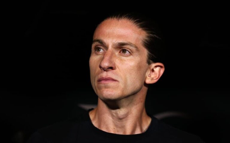 Decisão polêmica de Filipe Luís gera críticas e debate entre os torcedores do Flamengo