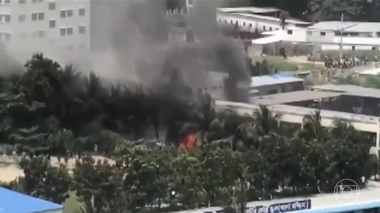 Avião Militar Cai Sobre Escola em Bangladesh e Deixa 19 Mortos