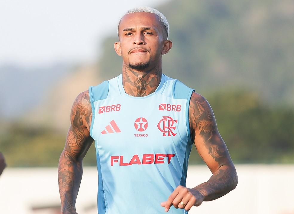 Wesley em treino do Flamengo — Foto: Gilvan de Souza/Flamengo