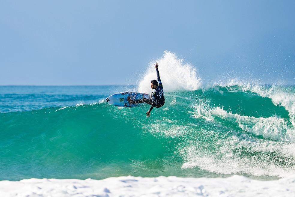 Filipe Toledo nas oitavas de final em Jeffreys Bay