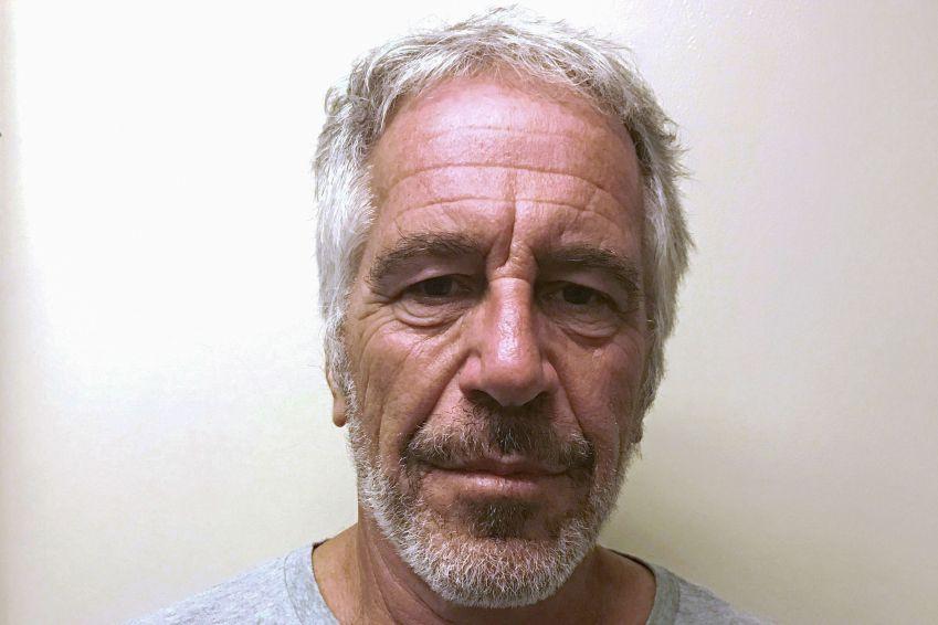Jeffrey Epstein em registro policial.