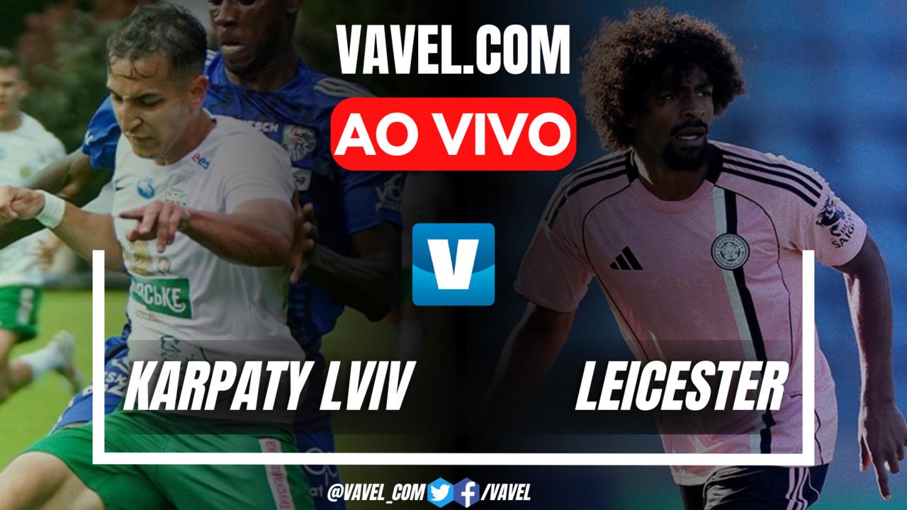 Jogadores do Karpaty Lviv e Leicester City durante o amistoso