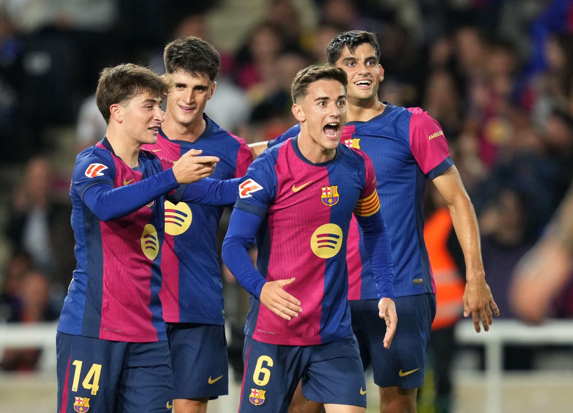 Pablo Torre celebra um gol pelo Barcelona
