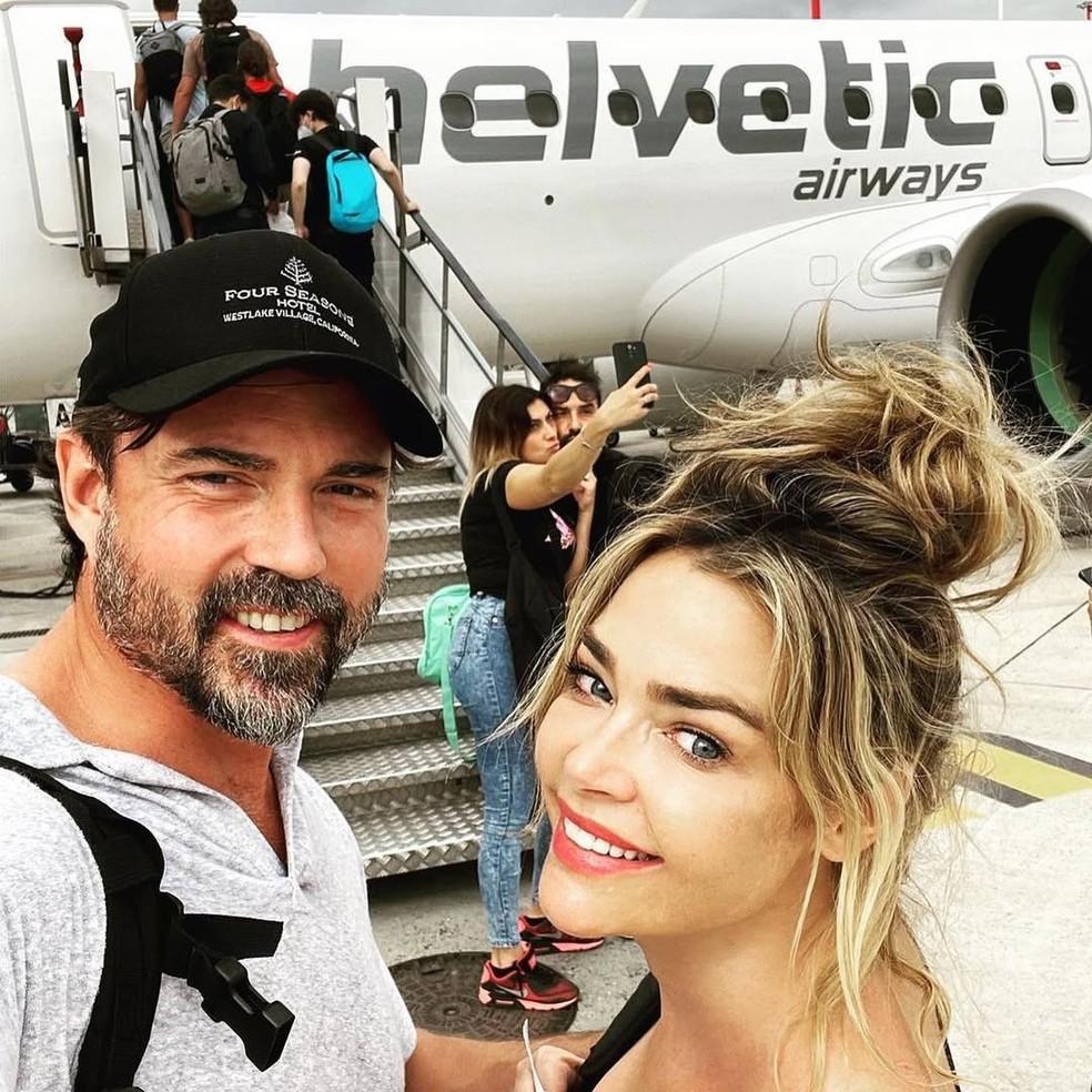 Aaron Phypers e Denise Richards