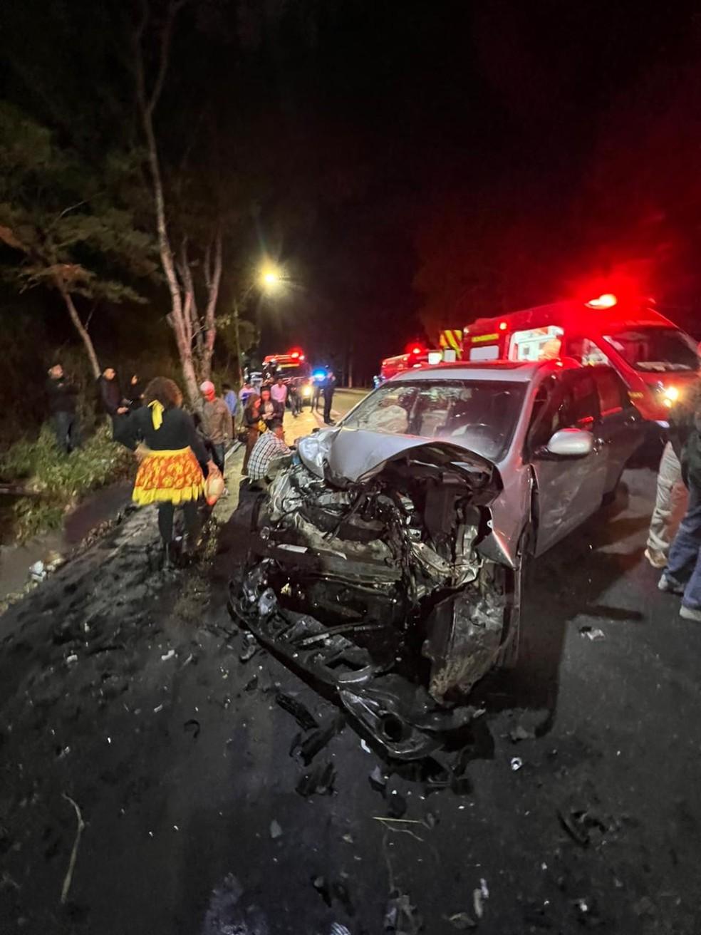 Grave acidente deixa um morto e mais 10 pessoas feridas em Volta Redonda